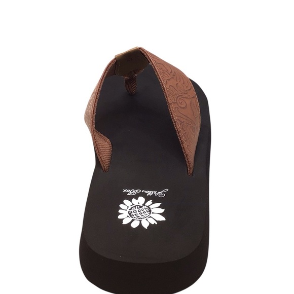 Yellow Box Women’s Farza Tan Flip Flop Sandal Size 9.5 - Picture 4 of 8